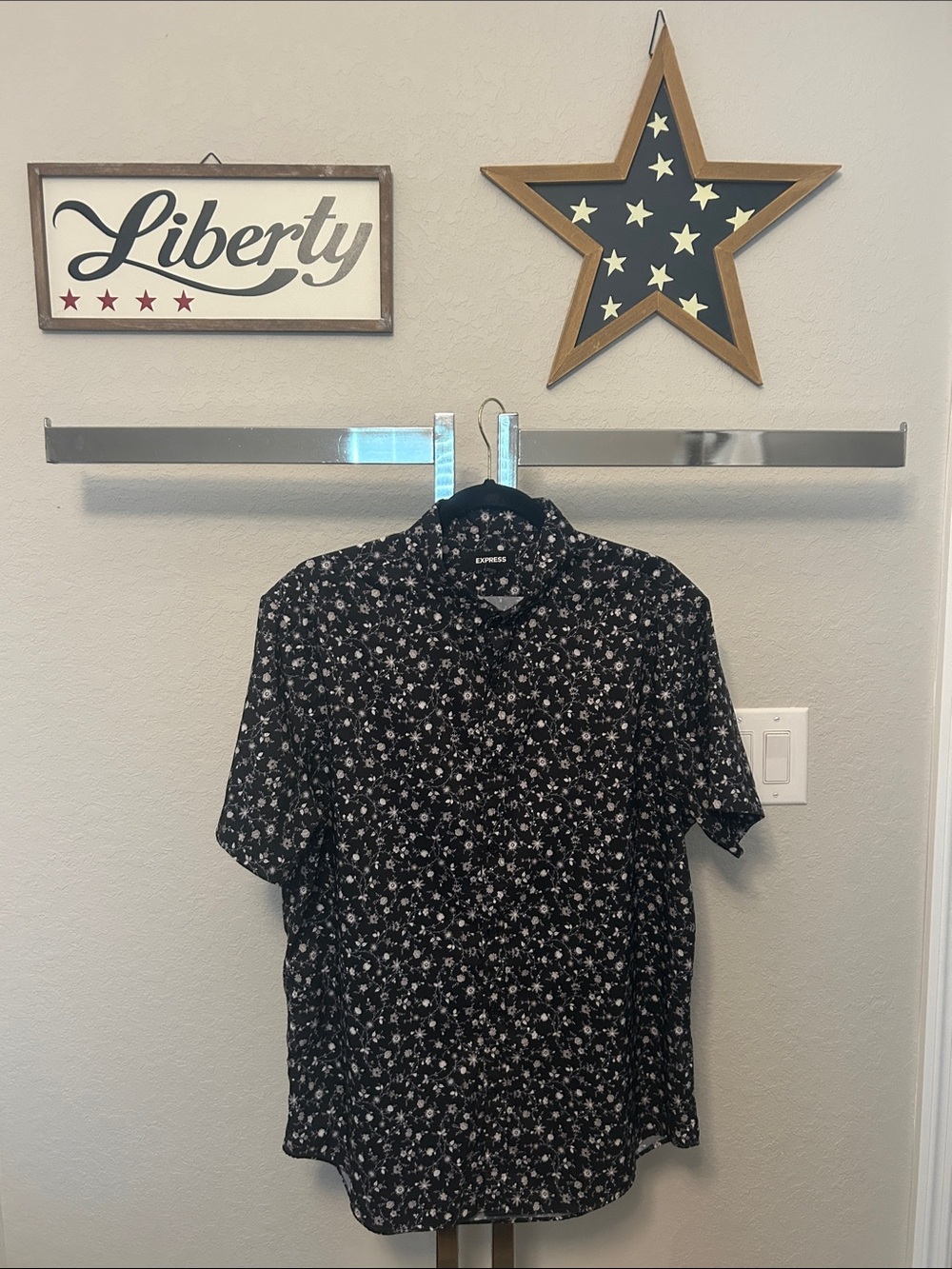 Express Black Short-Sleeve Button-Up with White Floral Print
